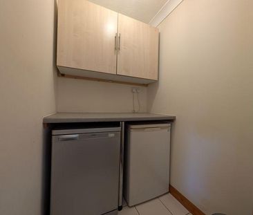 1 bedroom semi-detached house to rent - Photo 4