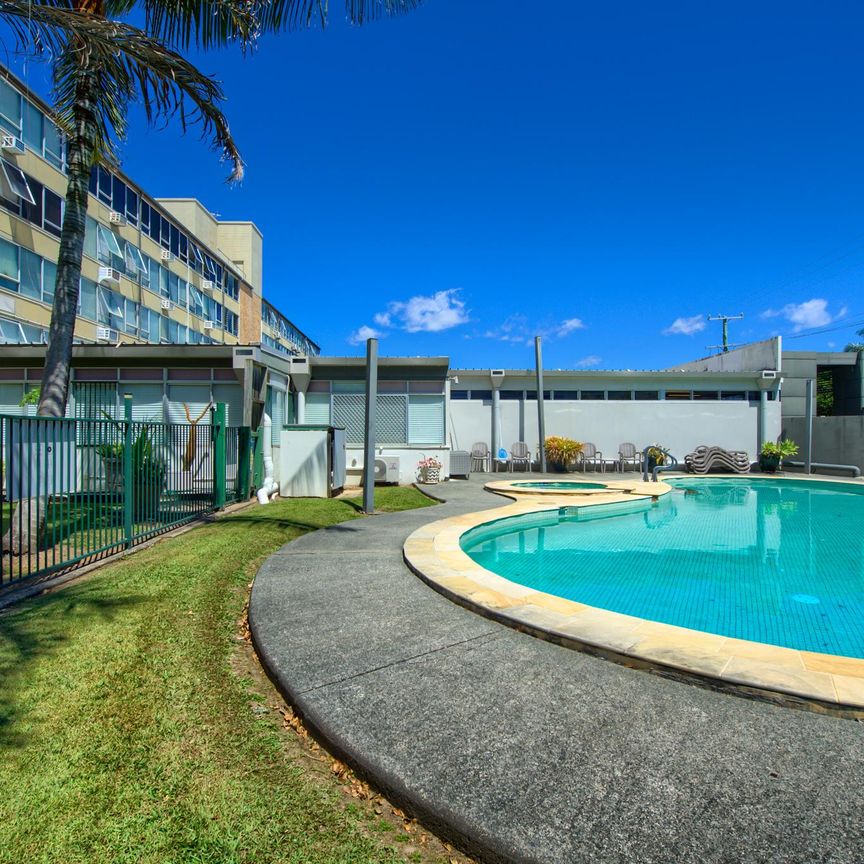 Studio Apartment in Prime Alexandra Headland Location - Photo 1