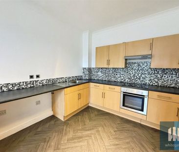 The Manor House, 68 Moorside Avenue, Crosland Moor, Huddersfield, HD4 - Photo 5