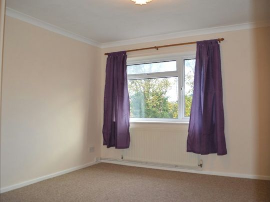 Flat to rent on - Photo 1