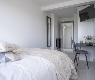 6 bedroom house to rent - Photo 2