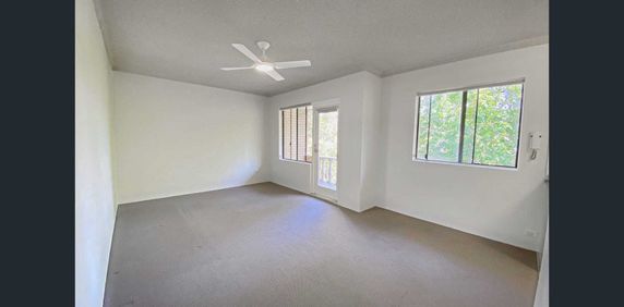 Bright & Convenient - Photo 2