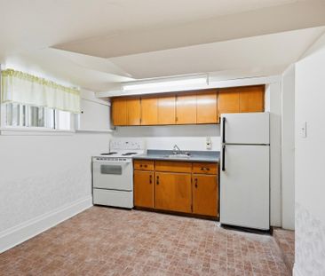 For Lease - 36 Arnold Crescent Unit# LOWER, Richmond Hill, Ontario - Photo 2