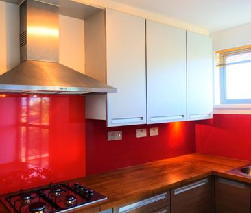 2 Bed Flat, Varcoe Road, SE16 - Photo 6