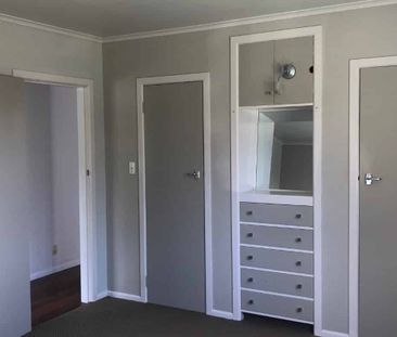 Family home in great location - Photo 3