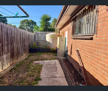 1/147 Raglan Street, Preston, Vic 3072 - Photo 4