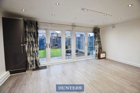 3 bedroom House To Let Total Size: 937 SQ FT - Photo 5