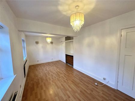 4 bedroom detached house to rent - Photo 5