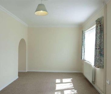 South Grove, Wymington, Northants, NN10 - Photo 4