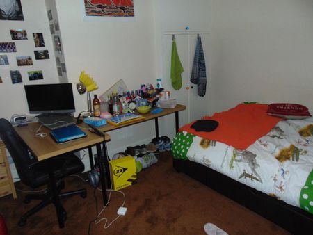 3 bedroom terraced house to rent - Photo 3