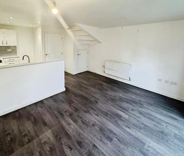 4 bedroom semi-detached house to rent - Photo 6