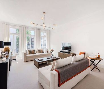 A large and spacious lateral first floor unfurnished flat. - Photo 1