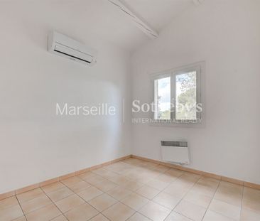 maison 4 pièces 113m2 MARSEILLE 9EME 2 150 euros - Photo 3