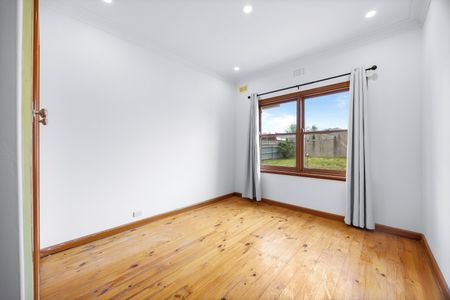 Perfectly Positioned To Public Transport & Stockland Wendouree - Photo 3