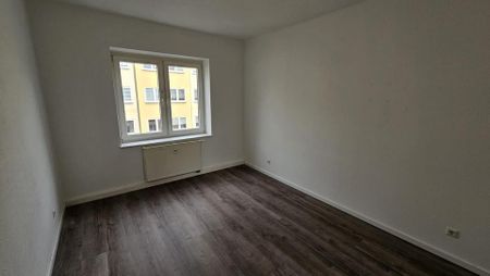 gemütliche 2-Raumwohnung mit Balkon in Köthen *Krankenhausnähe* - Photo 2
