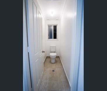 BRIGHT & COMFORTABLE HOME IN SOUGHT-AFTER LOCATION - Photo 6