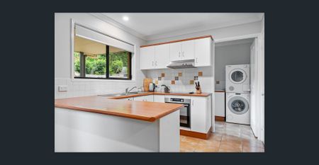 Spacious Three-Bedroom Townhouse in Prime Aspley Location! - Photo 5