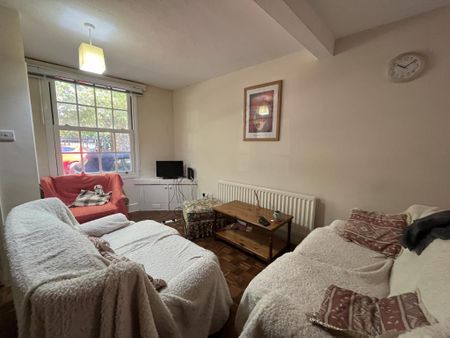 3 bedroom terraced house to rent - Photo 2
