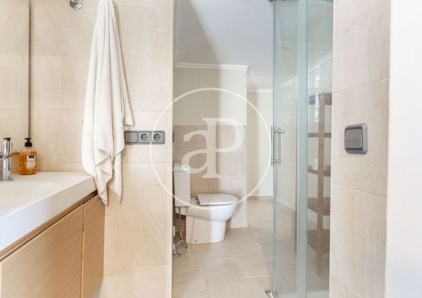 Luxury Villa for rent in Chiva, Spain