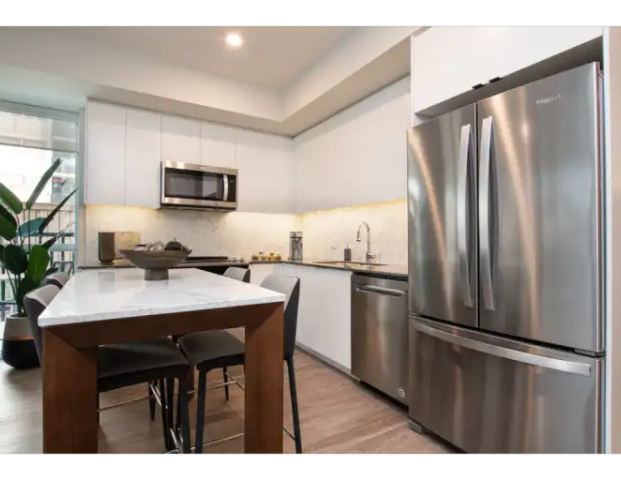 2475 Hurontario Street | 2475 Hurontario Street, Mississauga - Photo 1