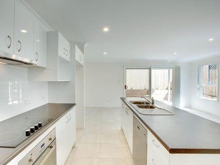 2/312 Preston Road, Wynnum West QLD 4178 - House For Rent | Domain - Photo 5