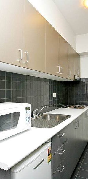 Melbourne | Student Living on Lonsdale | 2 Bedroom Apartment – Standard Low Level - Photo 1