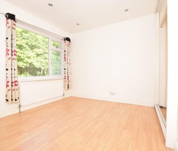 3 bedroom end of terrace house to rent - Photo 4