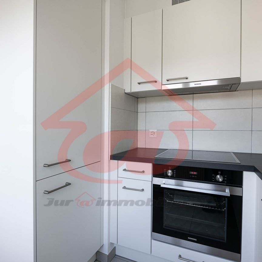 Appartement entièrement rénové de 3.5 pièces à Delémont - Photo 1