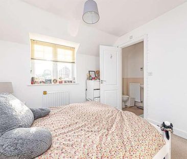 Carina Drive, The Carillions, Wokingham, RG40 - Photo 4