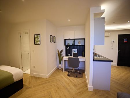 Apt 0504, Live Oasis Eastgate - Photo 4