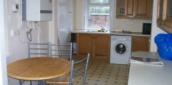 33 Whity Road - 4 bed Student House - Photo 2