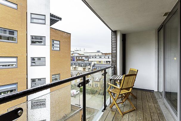 2 bedroom flat to rent - Photo 1