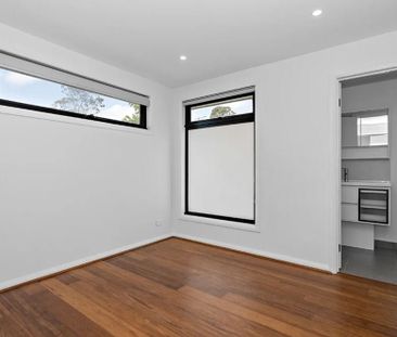 3 bedroom townhouse - modern living in Pascoe Vale! - Photo 4