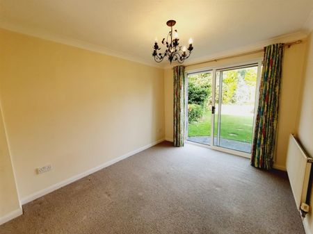 4 Bedroom House to Rent in Gillingham Road, Kettering, Northants, NN15 - Photo 3