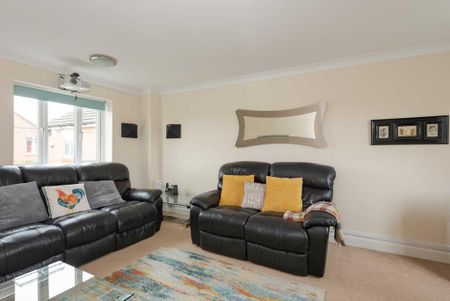 4 bedroom detached house to rent - Photo 4