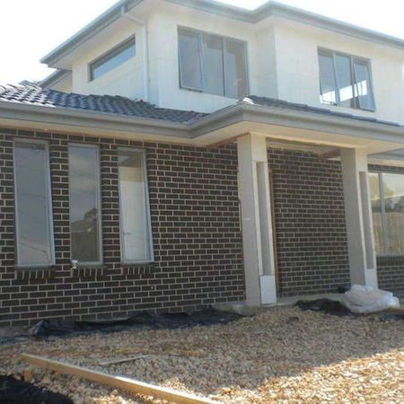 COMFORT & LOCATION - Photo 3