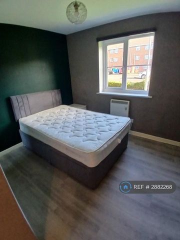2 bedroom flat to rent - Photo 4