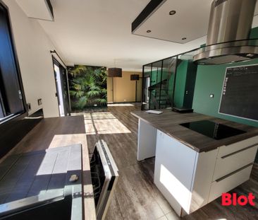 Location Maison 5 pièces 123m² LA MEZIERE 35520 - Photo 1