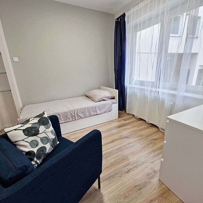 Centrum | kawalerka | C.O. w czynszu - Photo 1