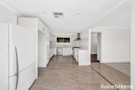 49 Henderson Road, Keysborough, VIC 3173 - Photo 4