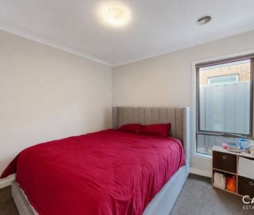 98 Yaralla Circuit, Clyde - Photo 2