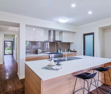 “WALKING DISTANCE TO ALL AMENITIES - Heart of Craigieburn!” - Photo 5