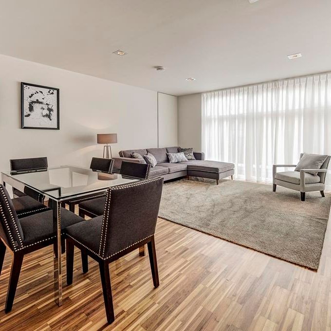 Luxuriously Designed Two-Bedroom Apartment High-end Amenities Concierge Service - Photo 1