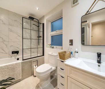 3 bedroom end of terrace house to rent - Photo 1