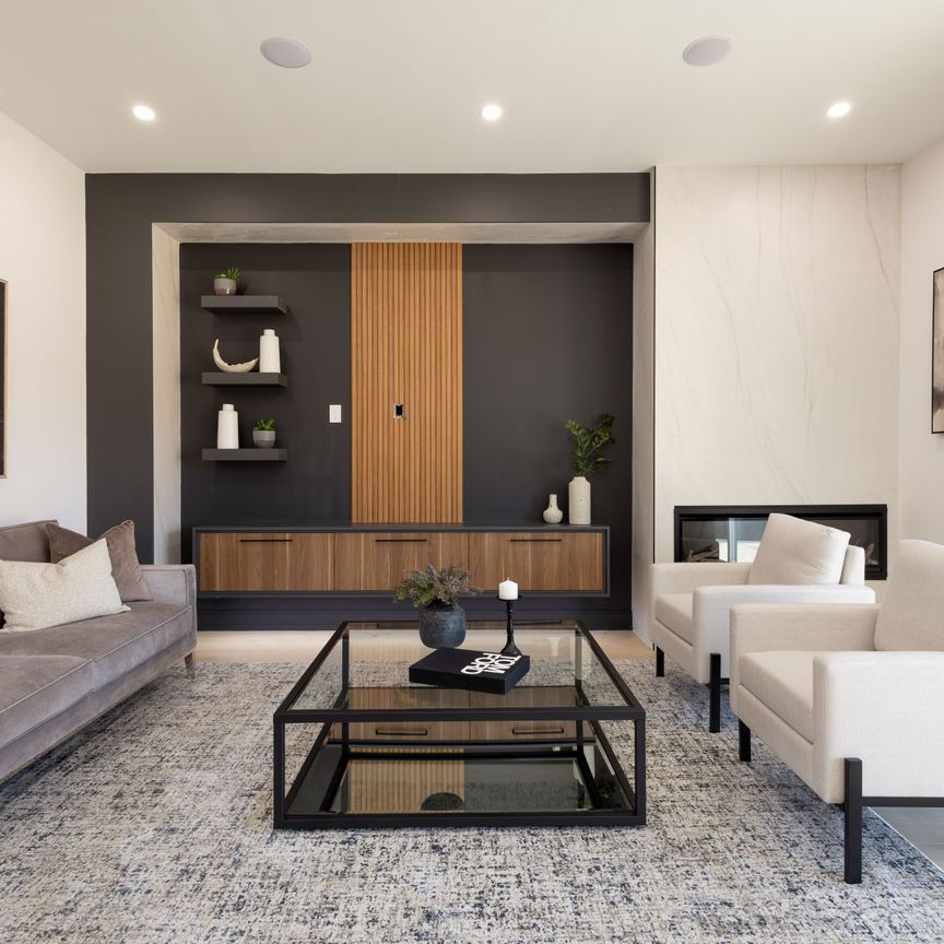 For Lease - 24 Twenty First Street, Toronto, Ontario - Photo 1