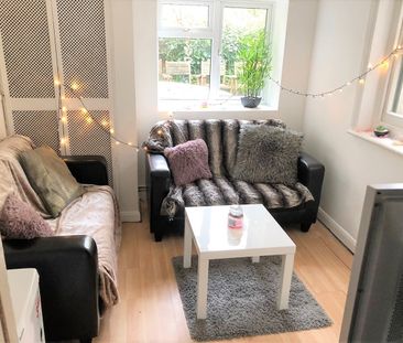 5 Bed Terraced House, Blaker Street, BN2 - Photo 3