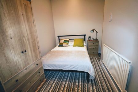 2 Bedroom Terraced To Rent in Nottingham - Photo 4