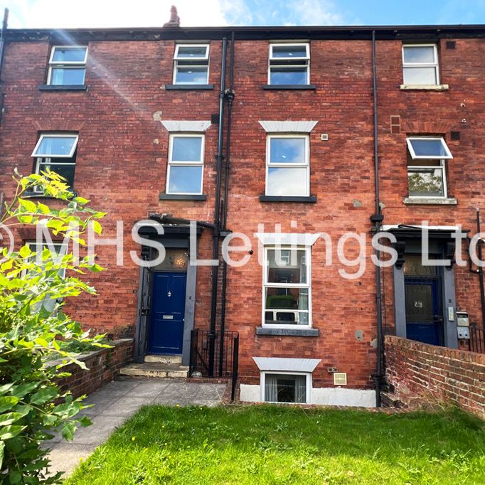 1 Bedroom Bedsit for rent in Midland Road - Photo 1