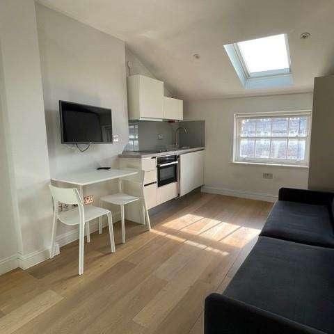 College Crescent, Swiss Cottage, NW3 - Photo 1