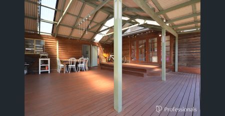 Beautiful Character Home Near Raphael Park - Photo 3